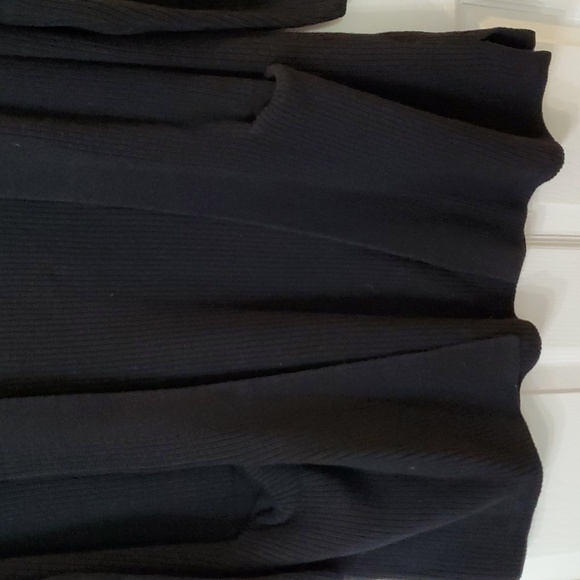 Old Navy Black Woman's Sweater Cardigan Size L - Picture 2 of 4